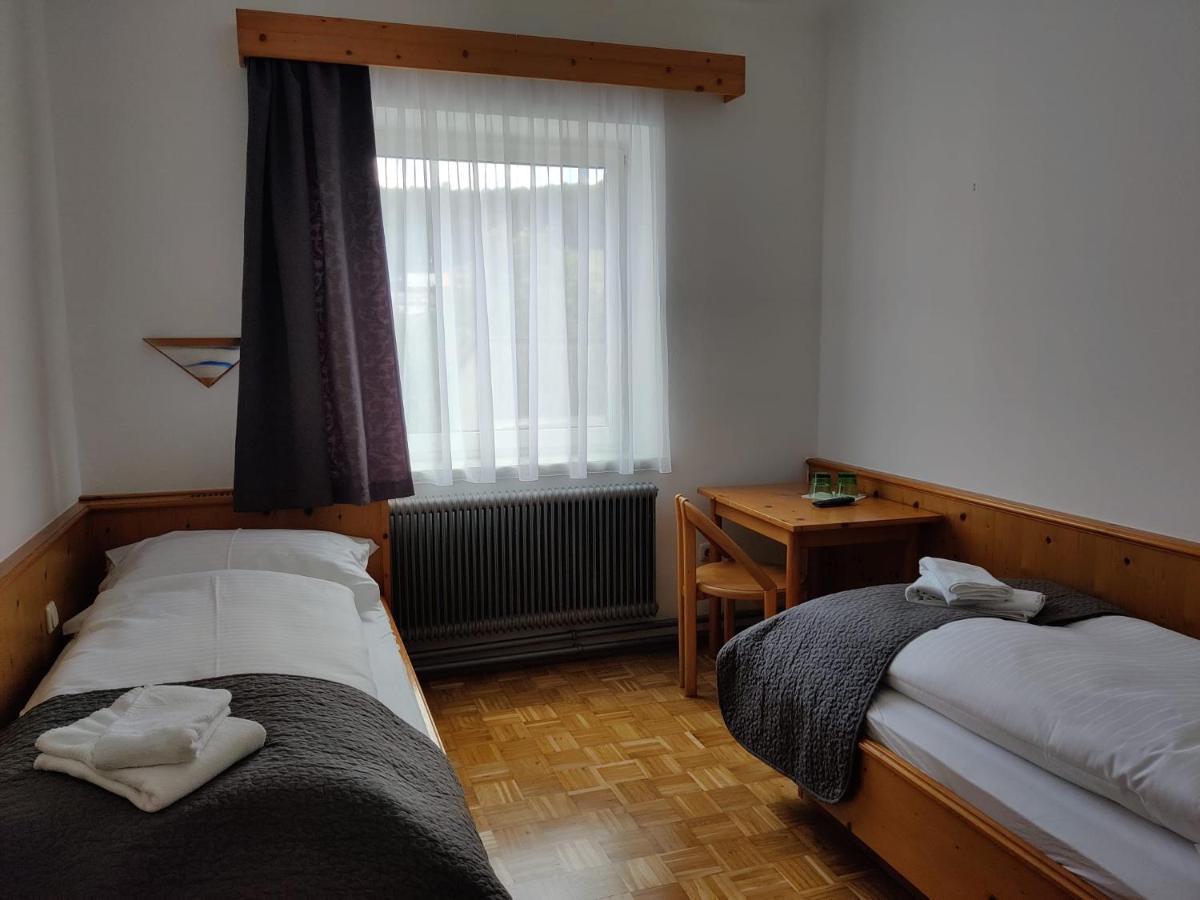 Neuhof Hotel Neuhofen an der Ybbs ภายนอก รูปภาพ